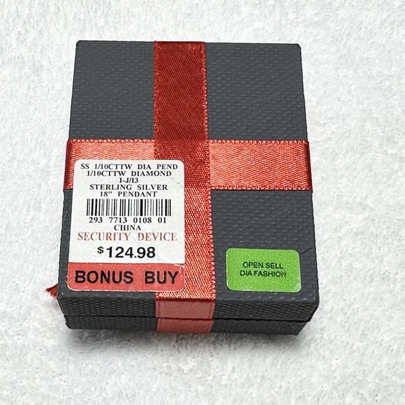 1/10 CT TW Diamond Sterling Silver Necklace Women’s Brand New - Picture 7 of 7